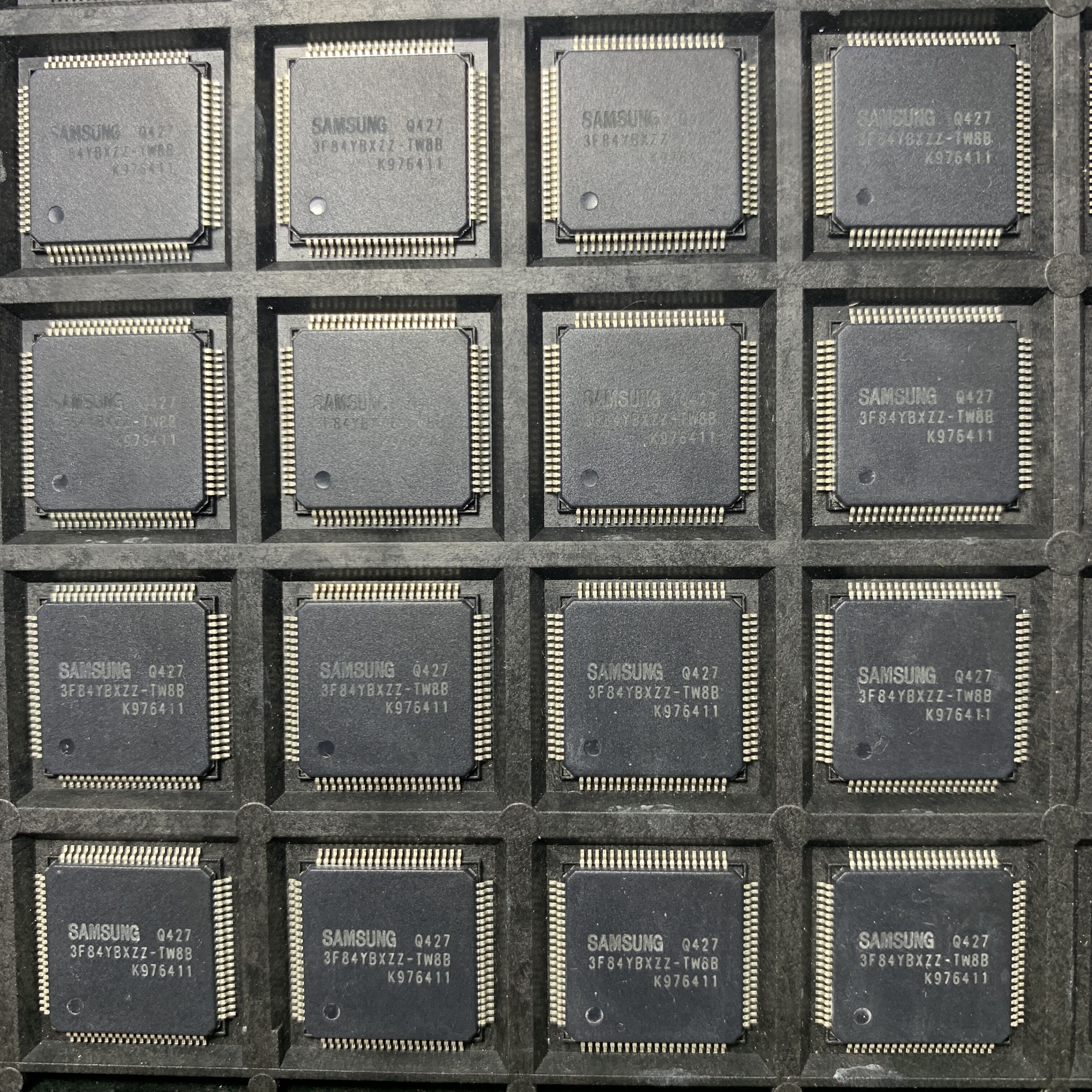 S3F84YBXZZ-TW8B S3F84YBXZZ 全新进口 原装正品 现货实图 QFP80