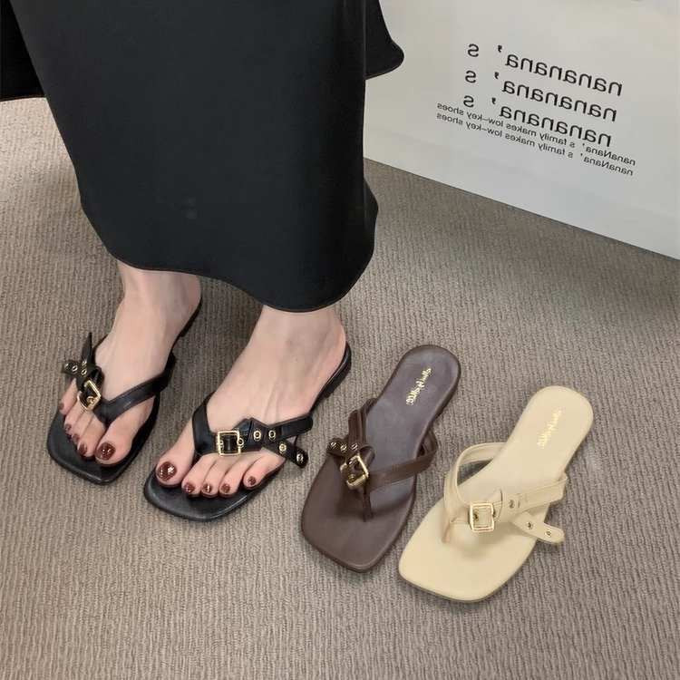 法式设计感休闲平底黑色凉鞋女夏季皮带扣一脚蹬软底夹趾人字拖鞋