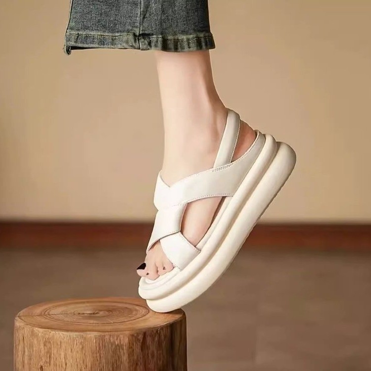 厚底踩屎感凉鞋女款2023夏季新款配裙子交叉带凉拖孕妇罗马鞋夏日