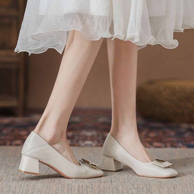 法式包头半拖鞋女2025新款夏季温柔风软皮粗跟单鞋穆勒鞋外穿凉拖