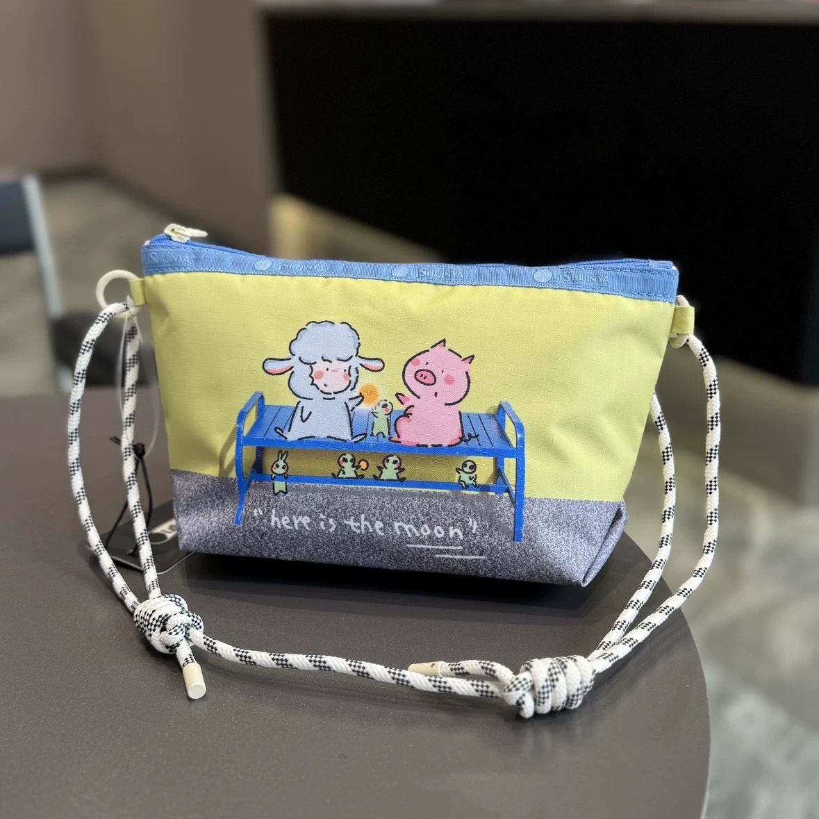 布布家新款卡通女布包轻便斜挎包时尚单肩包防泼水71066