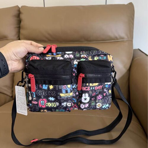 布布家校园外出可爱单肩斜挎包 L161