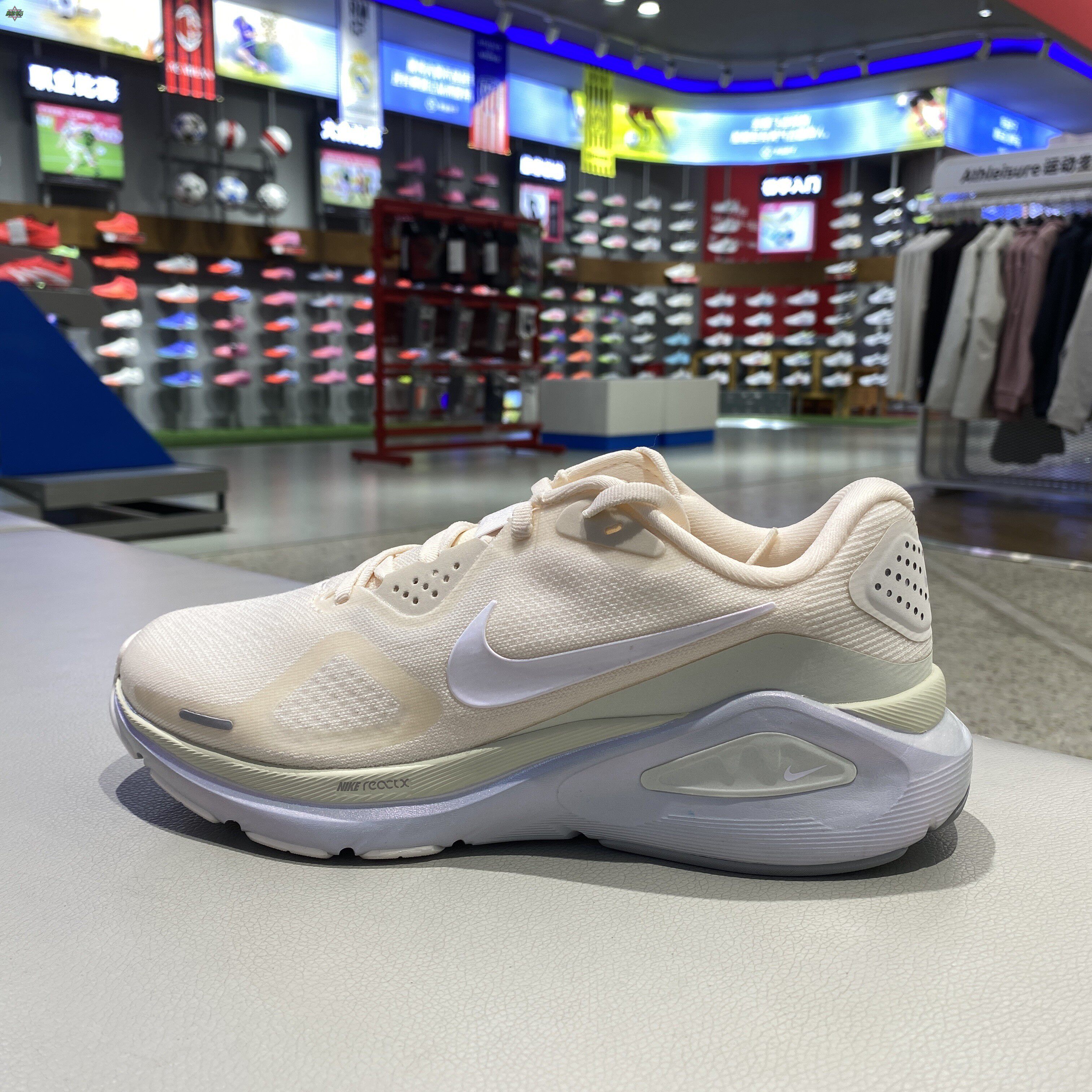 正品Nike耐克STRUCTURE透气缓震户外女运动休闲跑步鞋IO9917-100