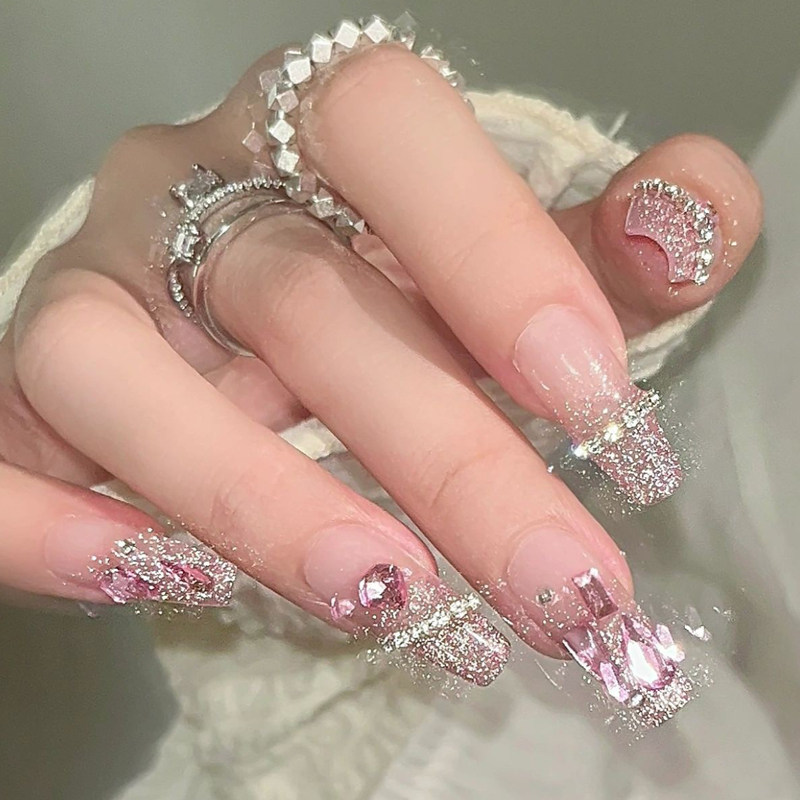 纯手工美甲爆闪粉色碎钻蝴蝶 仙气显白新娘美甲可拆卸穿戴甲贴片