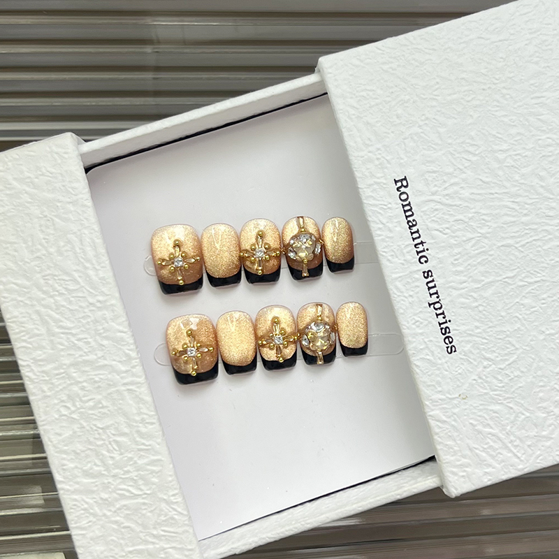 纯手工穿戴甲秋冬款美拉德短款