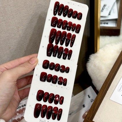 手工牛血红鸽血一克拉球猫眼穿戴甲2025新年款秋冬高级感小众显白,彩妆/香水/美妆工具,穿戴甲/甲片,淘宝优惠券,粉丝福利购,淘宝优惠卷