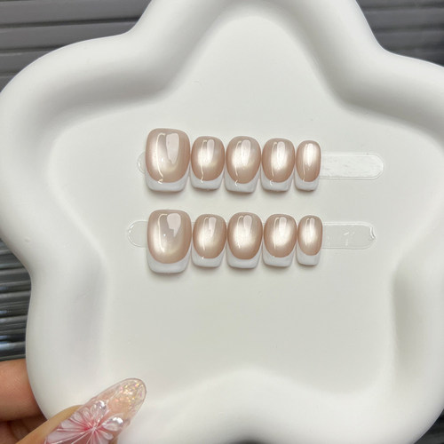 白色法式极简风温柔气质显白可拆卸美甲短款玻璃珠猫眼手工穿戴甲