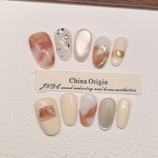 原创手工穿戴甲短款秋冬猫眼美甲手绘晕染裸色轻奢高级感指甲贴片