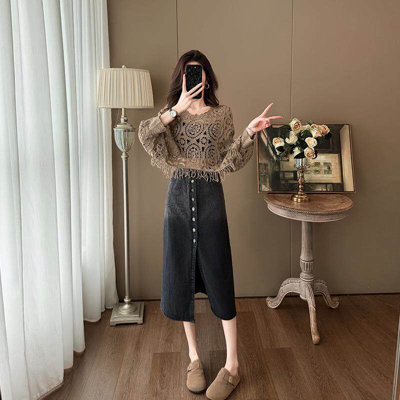 出游服装女秋季新款圆领时尚镂空长袖短款套头针织衫牛仔短裙套装