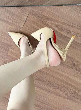 黑色漆皮尖头细跟御姐性感红底高跟鞋女2025新款后空气质包头凉鞋