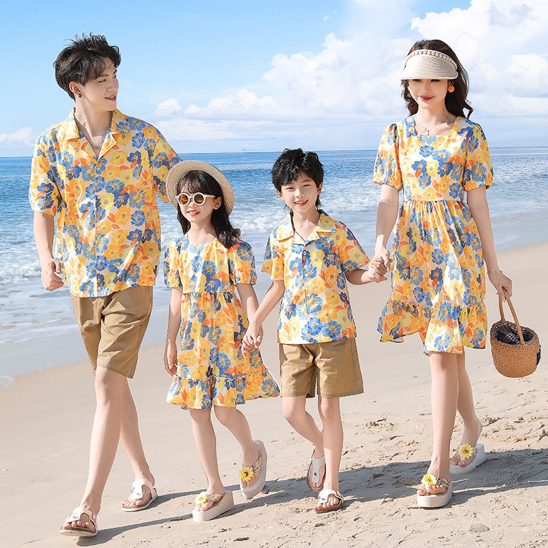 现货速发沙滩亲子装夏装2024新款一家三口三亚旅游母连衣裙海边度