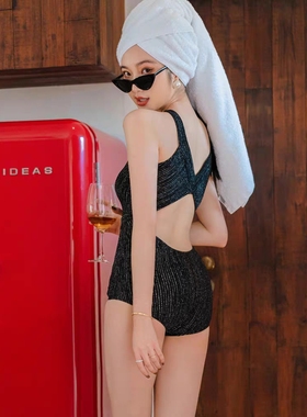 黑色连体泳衣女网红款超仙2025新款时尚性感露肩泡温泉穿的衣服女