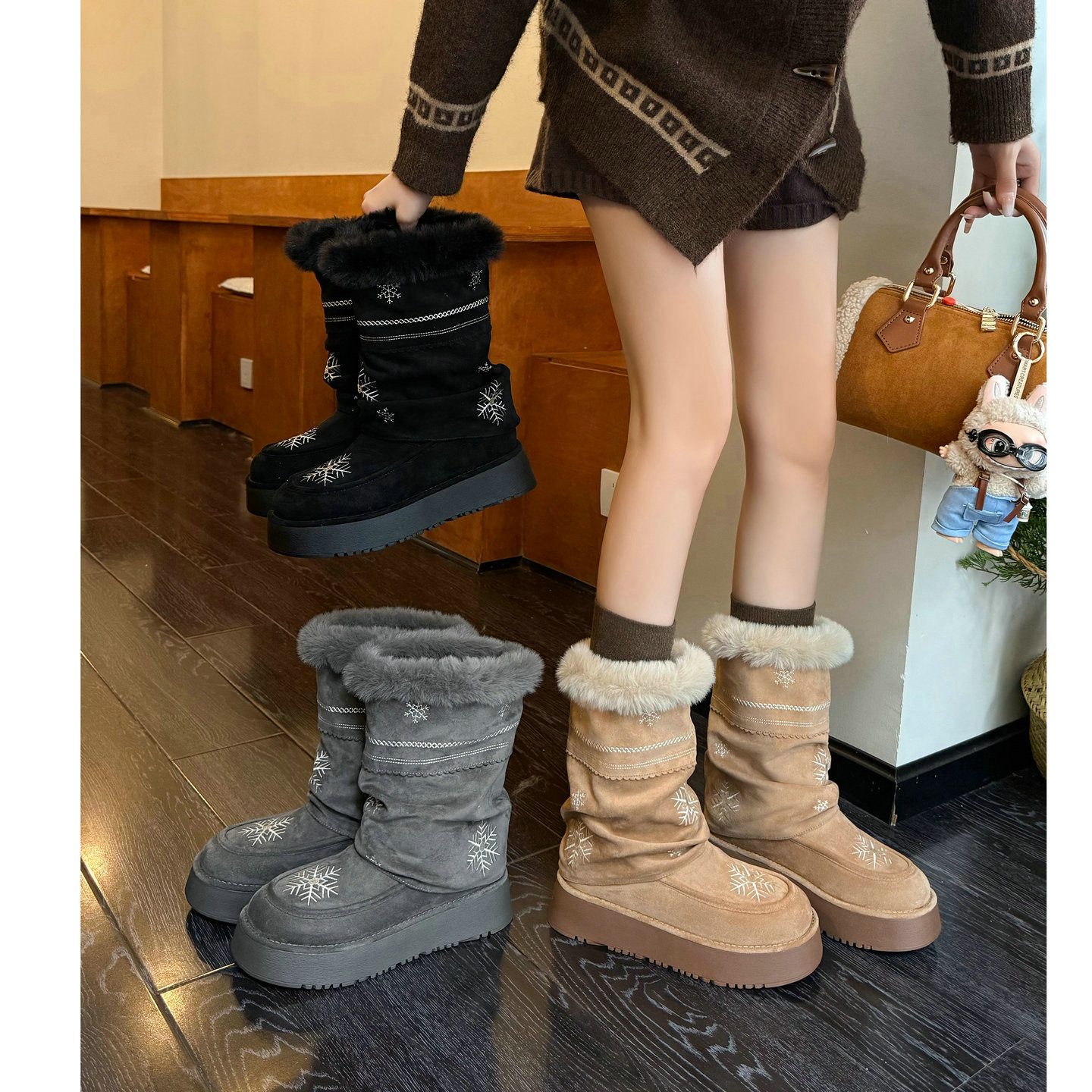 厚底中跟雪花刺绣中筒雪地靴