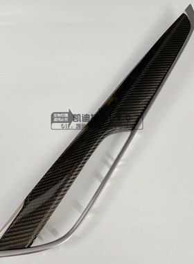适用凯迪拉克XT5 XT6车门内饰板桃木饰条原车黑色碳纤维饰板配件