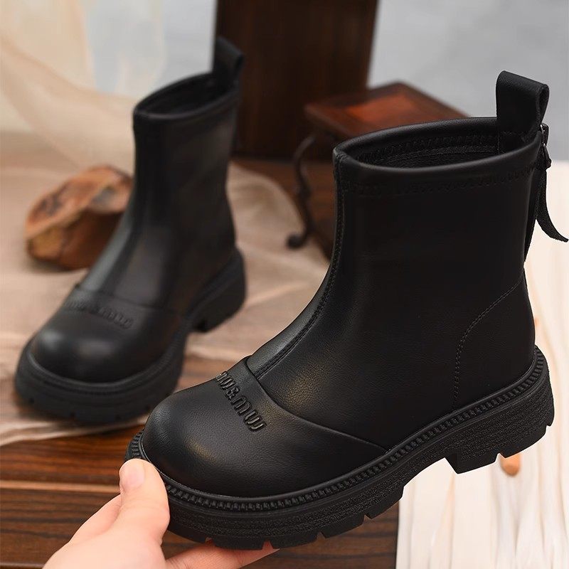 女童皮靴真皮马丁靴2025冬季新款时尚中大童宝宝英伦风软底短靴子