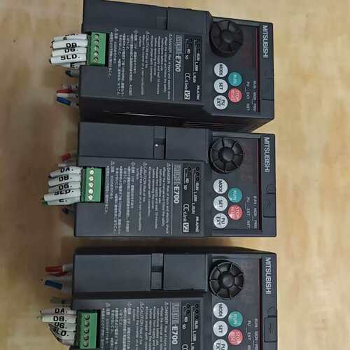 议价E720-0.1K变频器 成色如图 很新 包好不 有