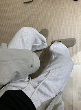 自己穿的裤子 冬天一条就够温暖 棉质加厚加绒米灰色收口卫裤女装