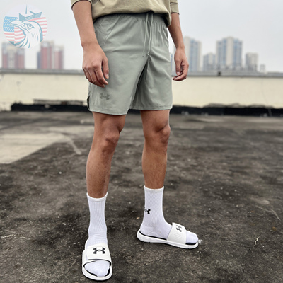 安德玛男士7寸中央口袋美式短裤