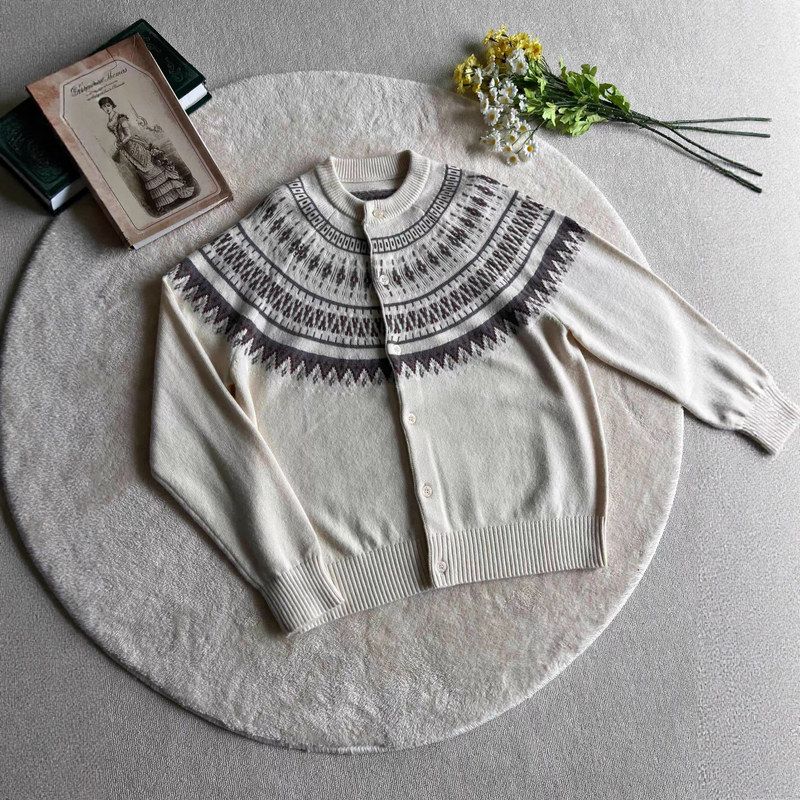 韩国 羊绒混纺费尔岛开衫毛衣秋冬保暖通勤复古老钱风圆领针织衫