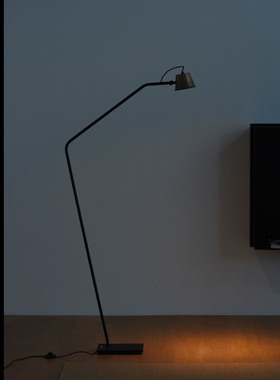 中古仓侘寂客厅卧室艺术床头极简民宿护眼北欧氛围落地灯