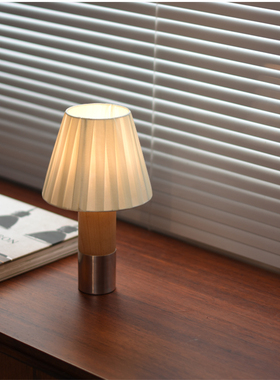 中古仓美式复古简约充电小夜灯桌面台灯床头氛围轻奢便携现代家用