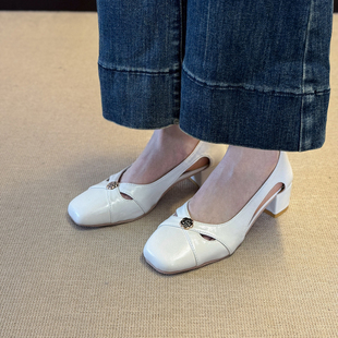 2025新款夏季法式复古方头浅口粗跟单鞋配裙子镂空包头中口女凉鞋