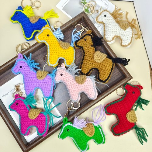 手工钩织本命年小马钥匙扣新年礼物书包背包挂件伴手礼活动小礼品