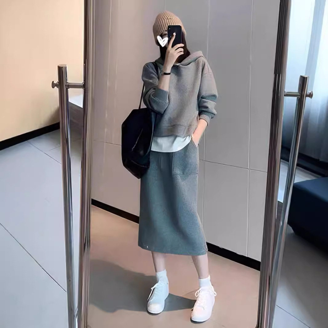 2024年春秋装新款高级感轻熟风港味休闲运动服卫衣两件套装裙