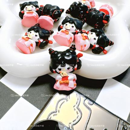 PU设计款Hello Kitty娘娘公仔DIY串珠奶油胶手机壳摆件笔刀