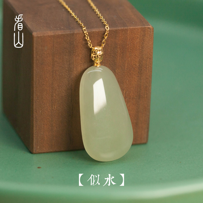 看山和田玉吊坠椭圆无事牌中国风