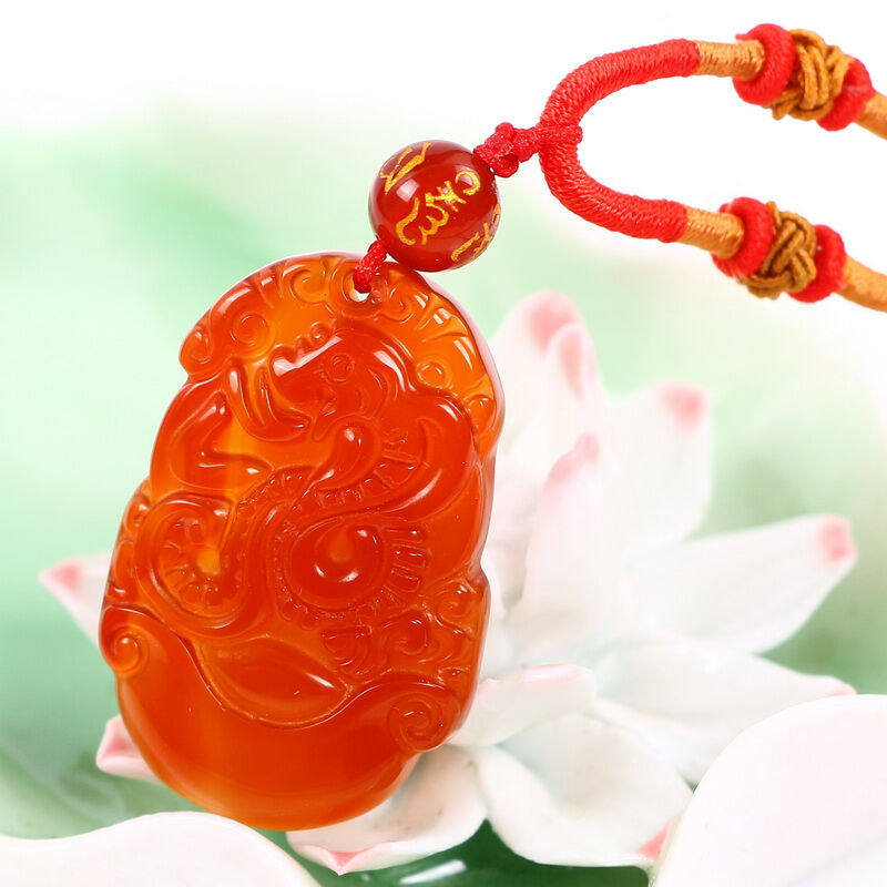 天然红玛瑙属蛇吉祥物吊坠玉髓生肖蛇转运玉佩送证书