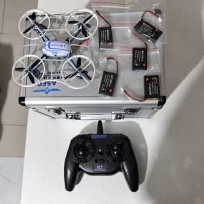 升级款第三视角Q120四旋翼无人机