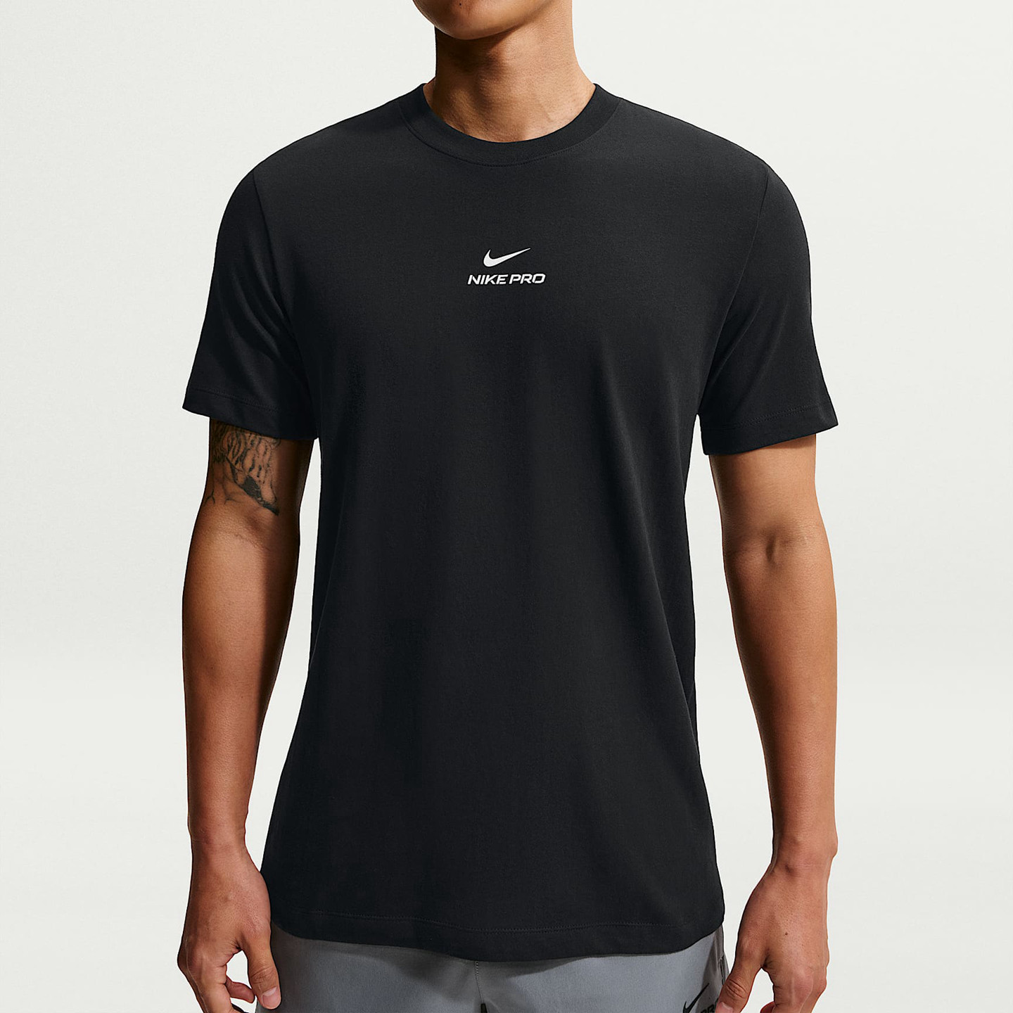 耐克Nike ProDri-FIT 男子速干短袖训练T恤IH1948
