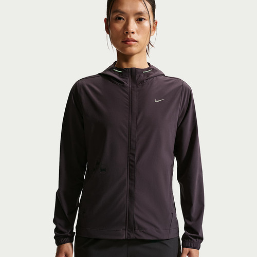 Nike/耐克SwiftNike/耐克女子夜跑系列女子可收纳跑步夹克IR7591