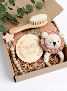 大牌折扣Etsy刻名字跨境爆款婴儿钩针木制摇铃套装新生儿礼盒奶嘴