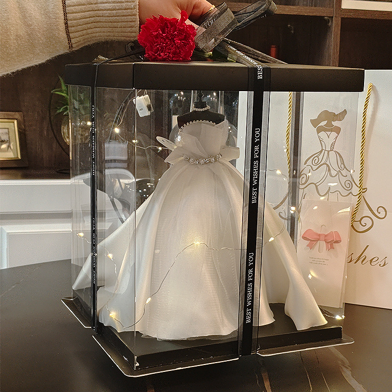 小婚纱摆件礼物女生生日礼物送闺蜜小众高级感婚纱模型18岁成人礼