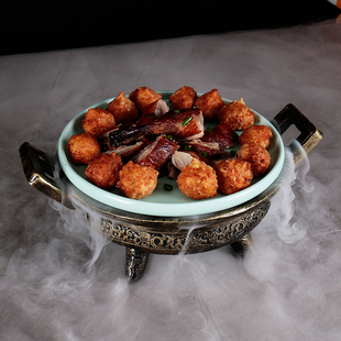 高档酒店复古干冰餐具创意中式菜盘特色意境菜个性异形仿古青铜鼎