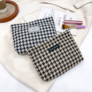 春季新款化妆包女大容量格子豹纹洗漱便携式手拿包简约帆布随身包