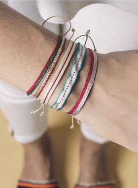 西班牙本命年撞色花纹叠戴手绳