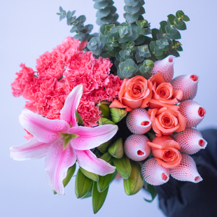 云南鲜花 配草 粉玫10枝 康乃馨10枝 水养鲜切花 百合5朵