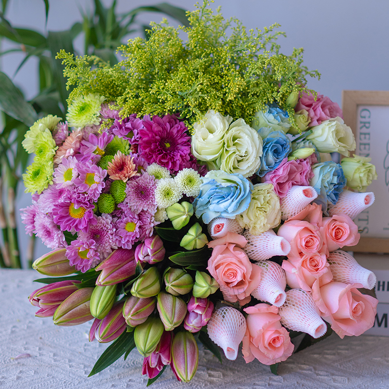 【源头优选】粉玫瑰10枝+香水百合5朵+小雏菊5枝+洋桔梗+配草