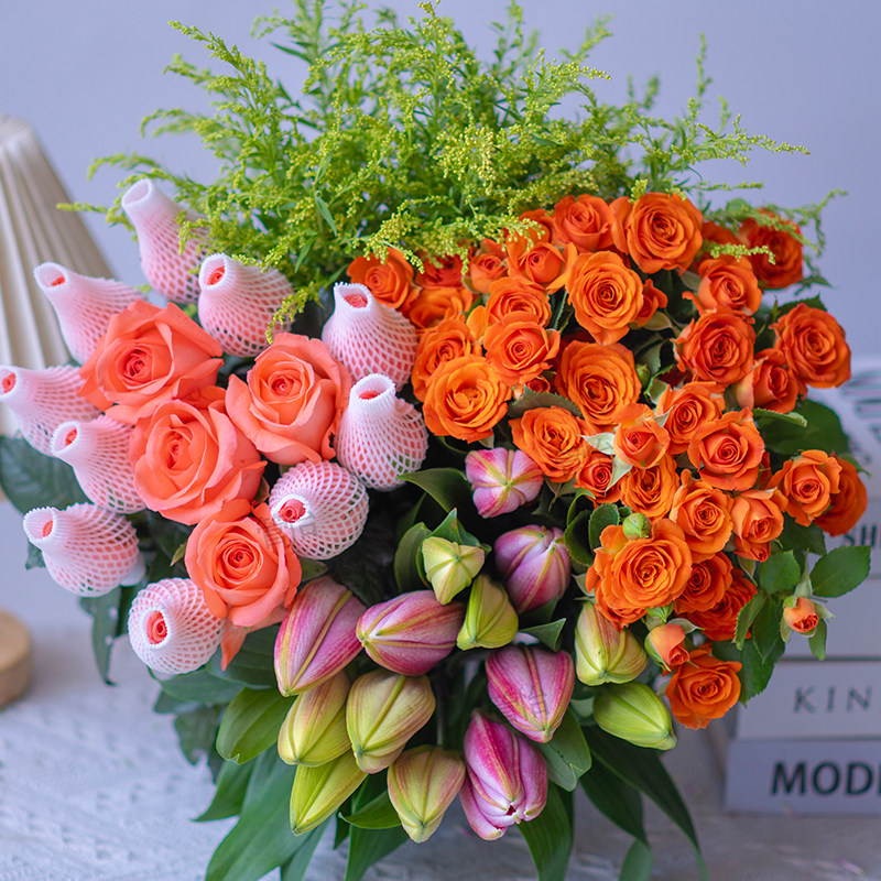 【爆款鲜花】粉玫瑰10枝+香水百合5朵+多头玫瑰3枝+配草云南鲜花