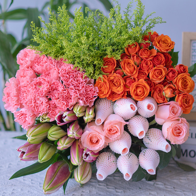 【源头优选】粉玫瑰10只+香水百合5朵+橙芭比3枝+康乃馨10枝+配草