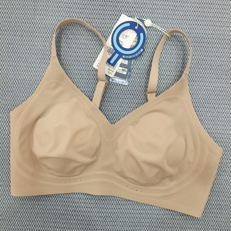 贝丝美640冰凉罩内衣大胸显小专属薄款花瓣杯粉底液隐形文胸无痕图片