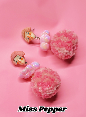 可爱少女心粉色毛球耳环女小众设计感橙色头像个性耳钉2025新款