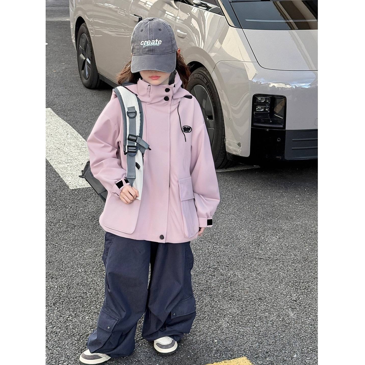 品牌专柜女童冲锋衣外套秋装2025新款儿童女孩春季女大童超好看的