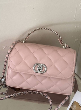 品牌专柜洋气潮流2026春季新款女士时尚简约链条锁扣包质感大容量