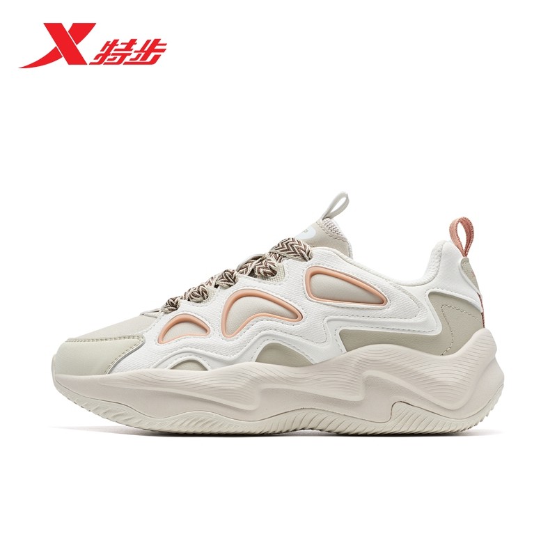 特步女鞋运动鞋2024冬季新款皮面老爹鞋女士轻便软底休闲跑步鞋子