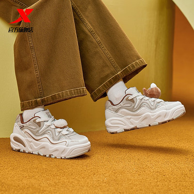 特步女鞋萌仔鞋2025冬季