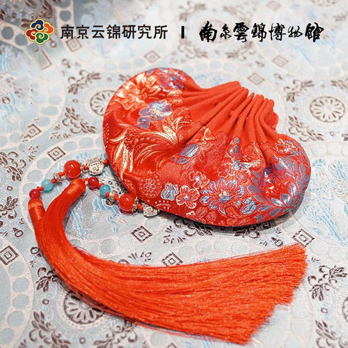 南京云锦研究所刺绣荷包